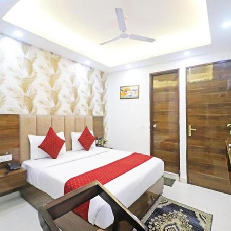 Hotel Vijaydeep Place Near Delhi Airport Ню Делхи Екстериор снимка