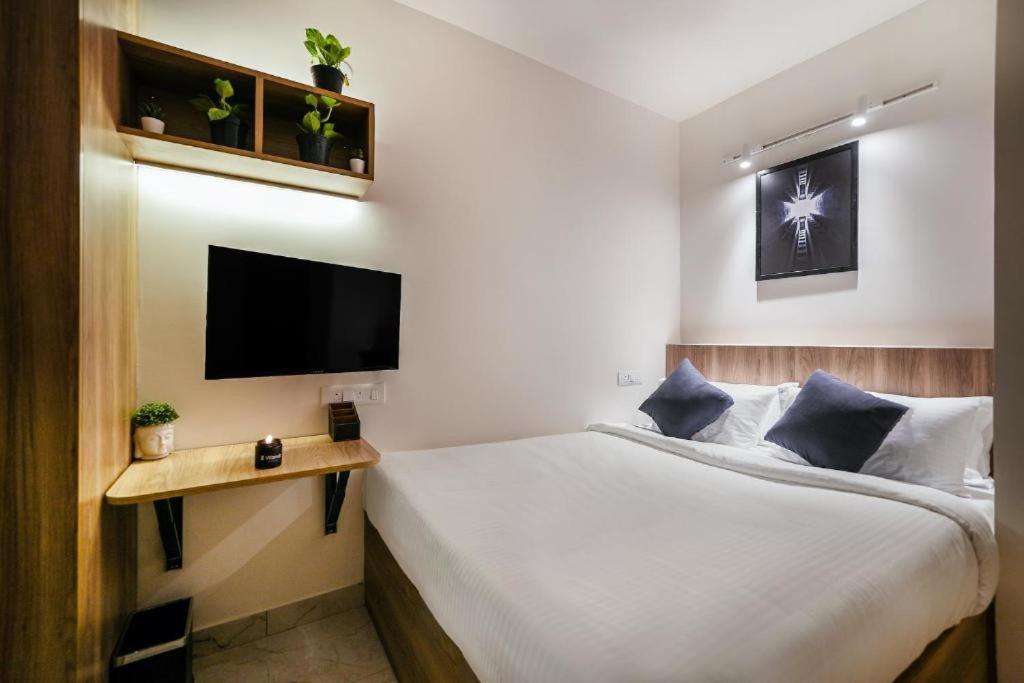 Hotel Vijaydeep Place Near Delhi Airport Ню Делхи Екстериор снимка