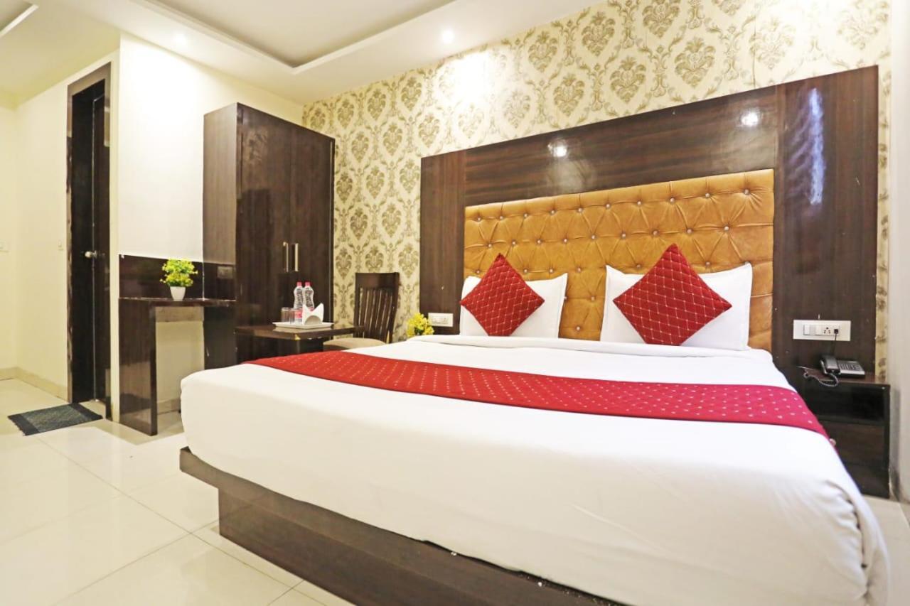 Hotel Vijaydeep Place Near Delhi Airport Ню Делхи Екстериор снимка