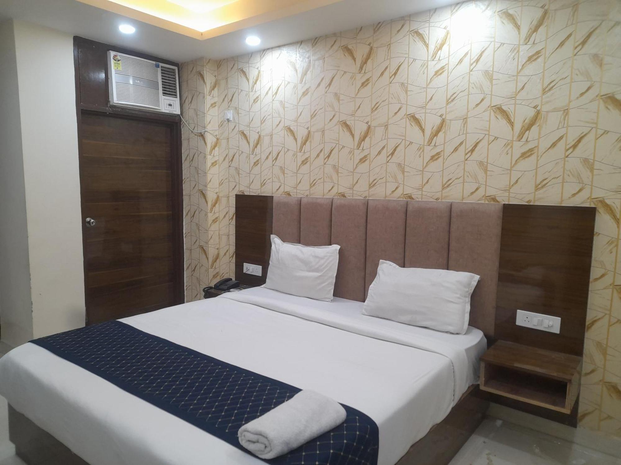 Hotel Vijaydeep Place Near Delhi Airport Ню Делхи Екстериор снимка