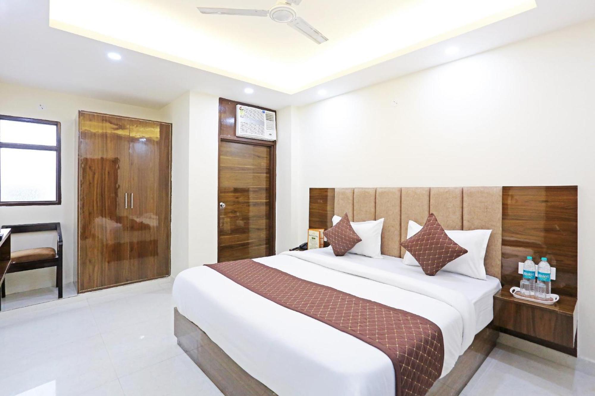 Hotel Vijaydeep Place Near Delhi Airport Ню Делхи Екстериор снимка