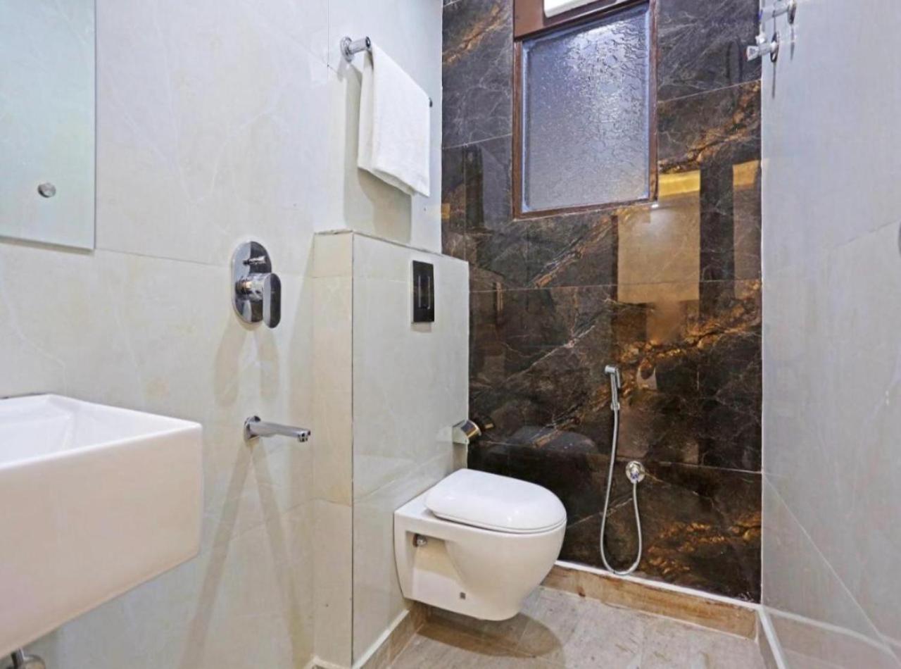 Hotel Vijaydeep Place Near Delhi Airport Ню Делхи Екстериор снимка
