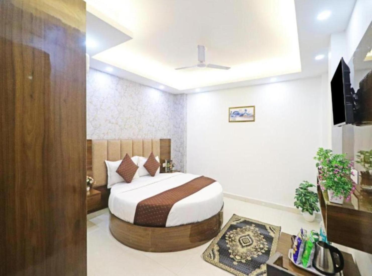Hotel Vijaydeep Place Near Delhi Airport Ню Делхи Екстериор снимка