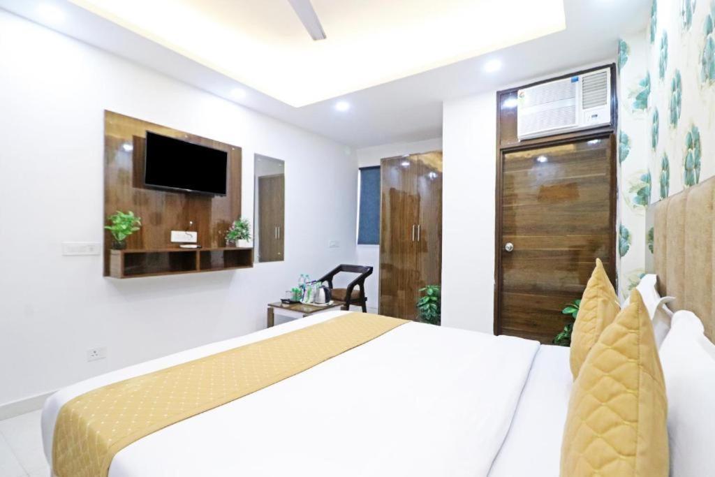 Hotel Vijaydeep Place Near Delhi Airport Ню Делхи Екстериор снимка