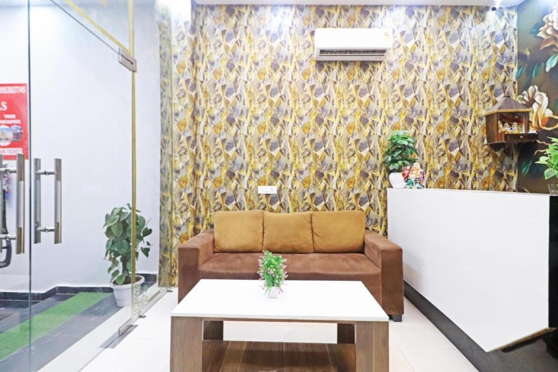 Hotel Vijaydeep Place Near Delhi Airport Ню Делхи Екстериор снимка